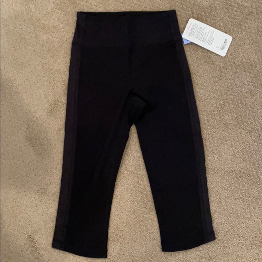 Lululemon Squad Goals Crop 21” Size 4